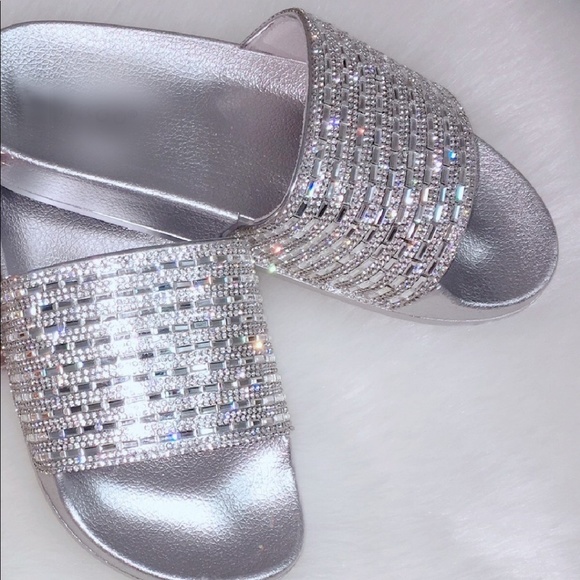 SARAH SIAH Shoes - Last Size 6 🖤Silver Swarovsky Rhinestone Sandal